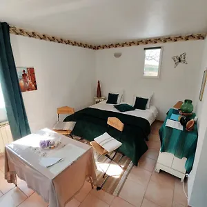D'hotes, A La Nuitee Couette-café